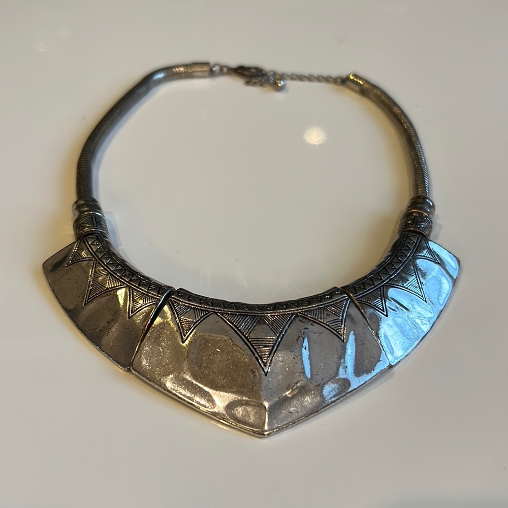 Chuncky necklace silver tone